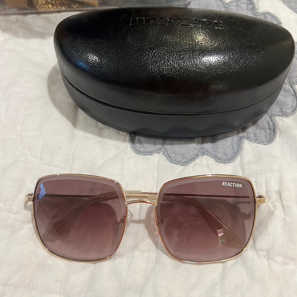 Kenneth Cole Reaction sunglasses